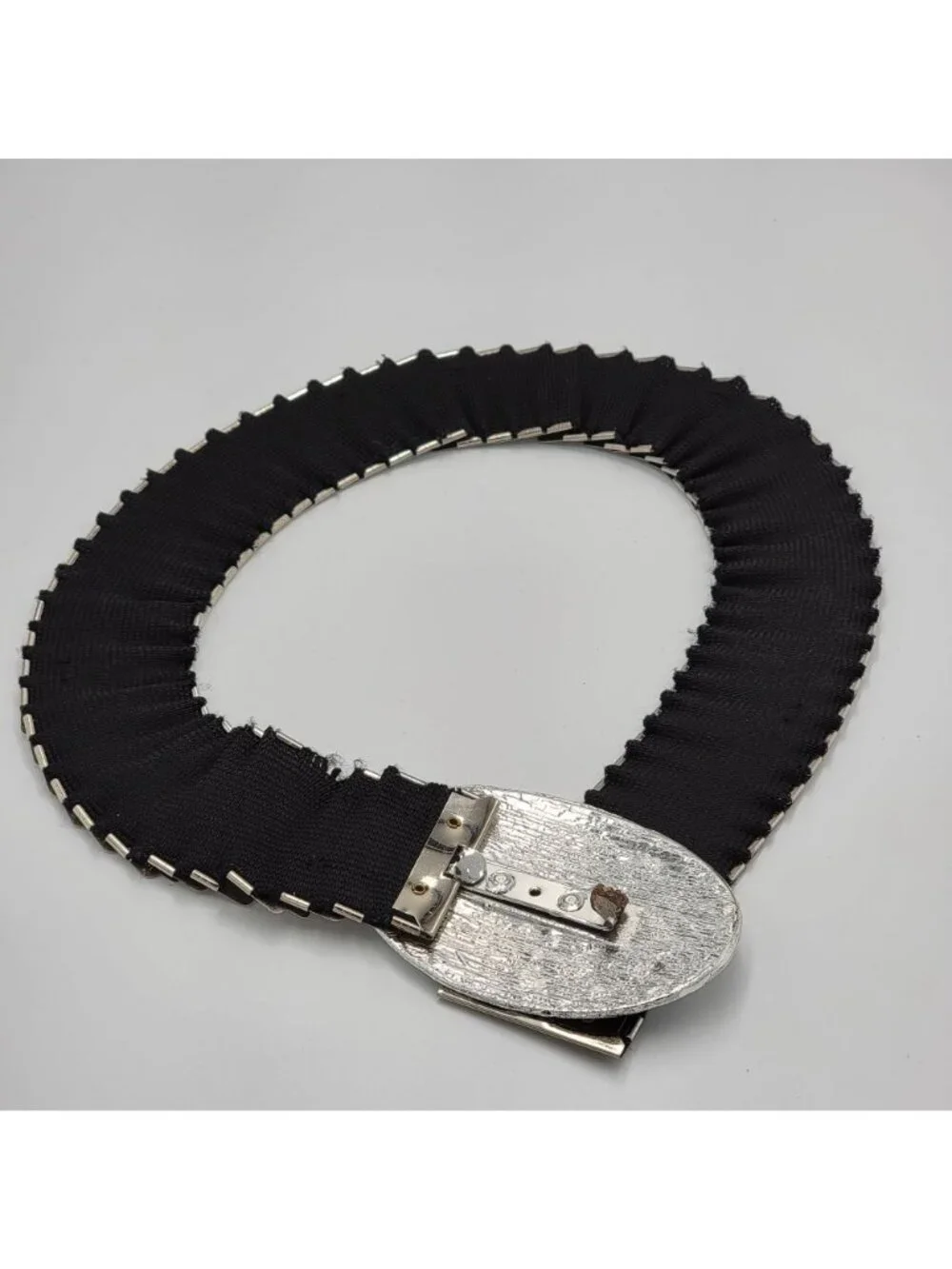 Vintage Silver-Tone Metal Scale Disco/Club Belt With Textured Oval Buckle